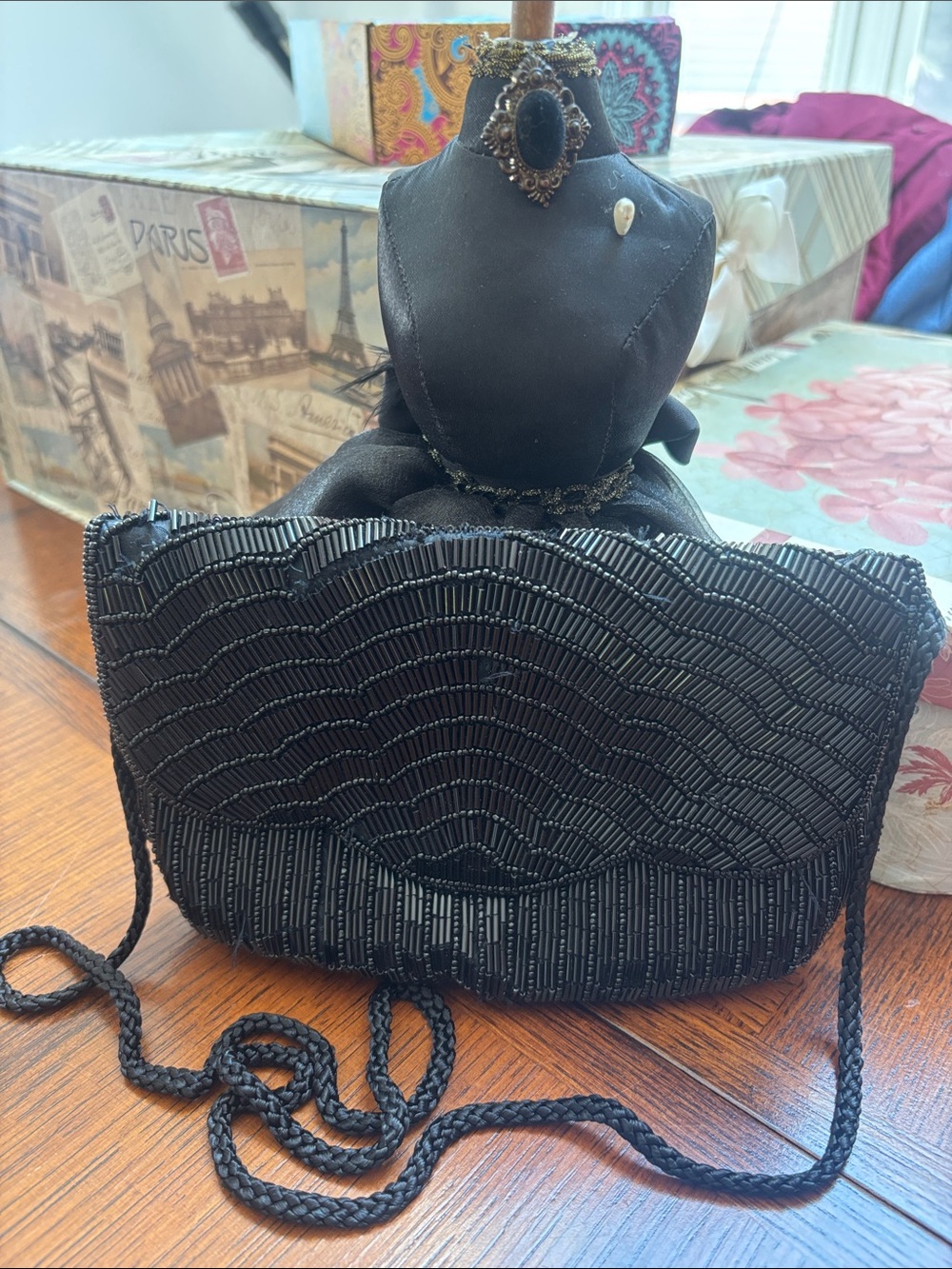 Vintage 1950s Like-New Magid Black Beaded Bag with Scalloped Design